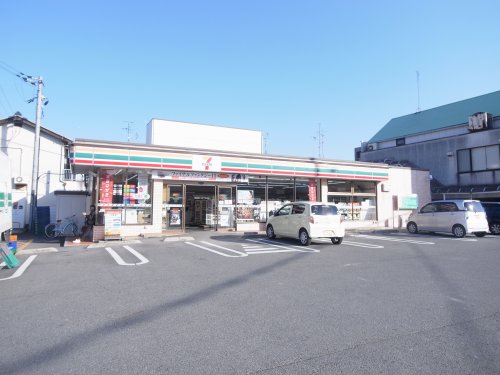 【橿原市西池尻町のアパートのコンビニ】