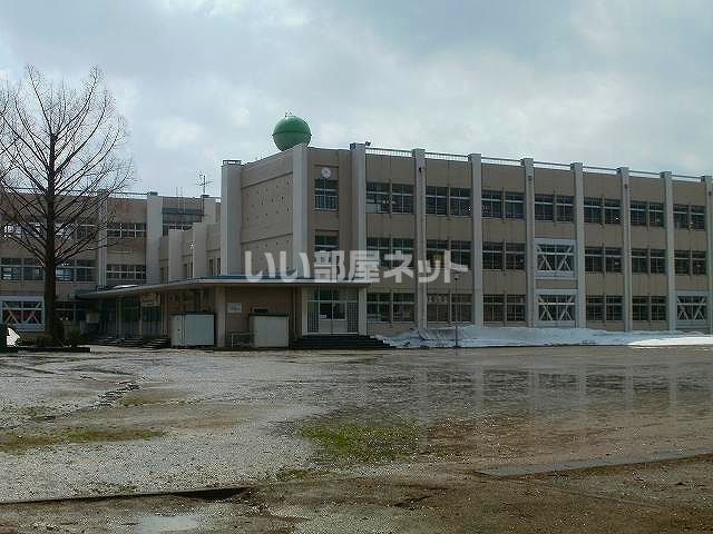 【上越市本町のマンションの小学校】