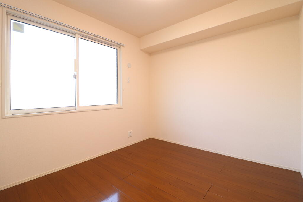 その他部屋・スペース　5.2帖のシンプルな洋室！ウォークインクローゼットあります！