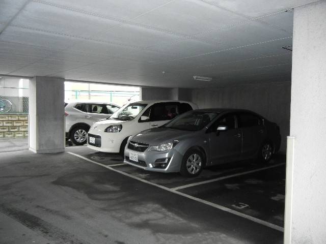 駐車場　駐車場