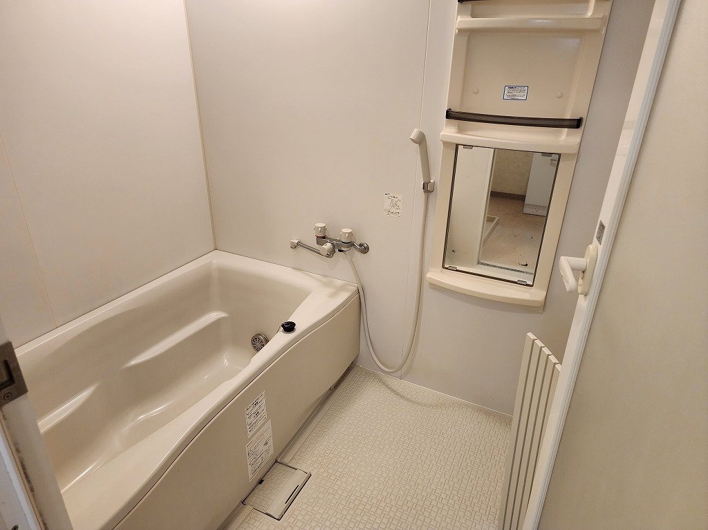 バス・シャワールーム　広めの追焚き付バスルーム