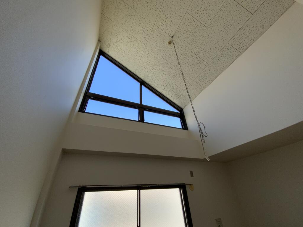 居室・リビング　天高の居室