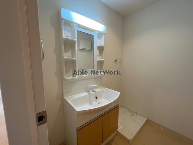 洗面設備　シャワー付洗面台