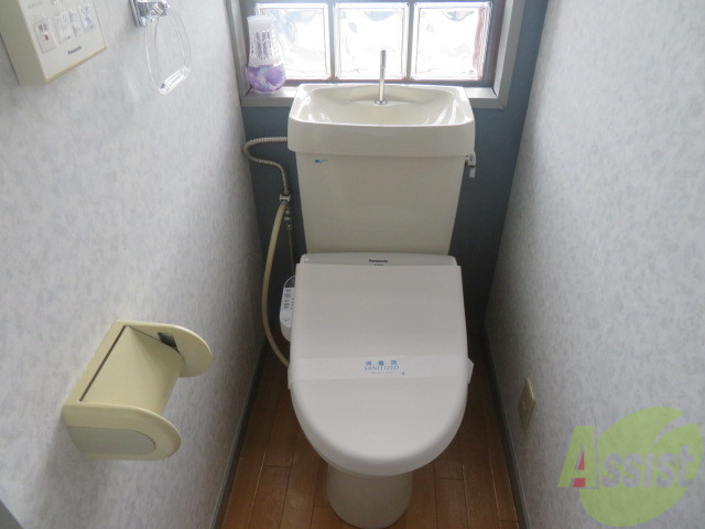 トイレ　こちらはトイレです。清潔感があり、安心して使用できます。