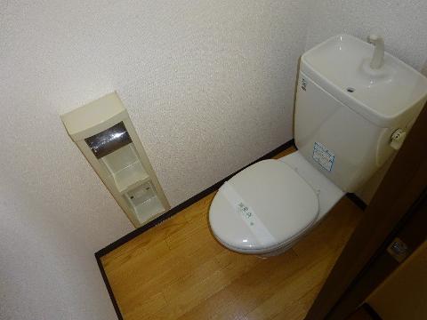 ヤーデンハウス　トイレ　トイレ