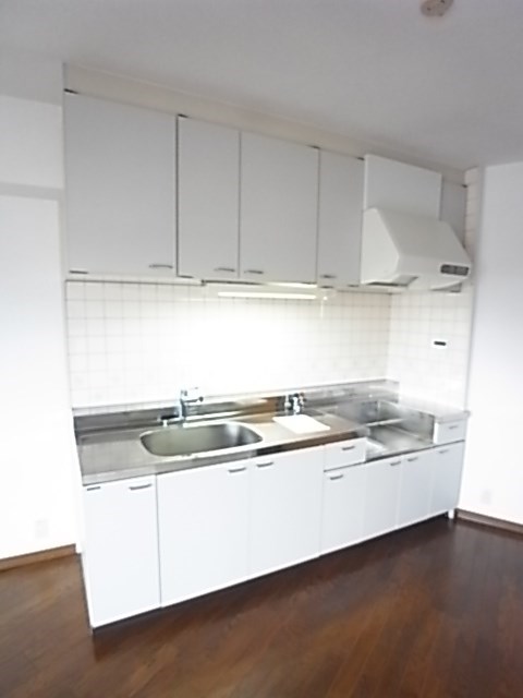 キッチン　コンパクトなキッチンで掃除もラクラク