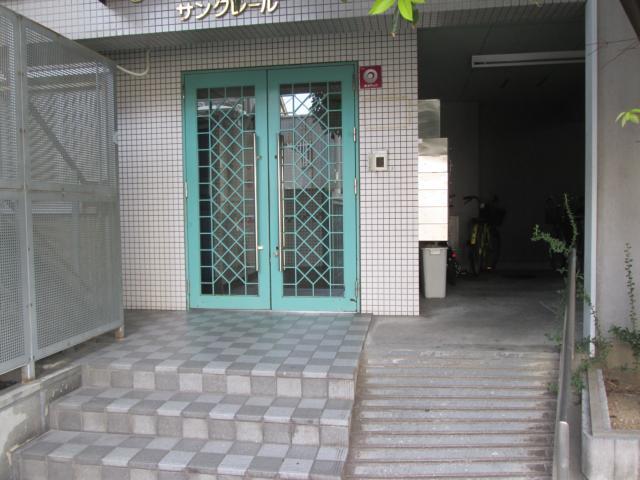 エントランス　清潔なエントランスです