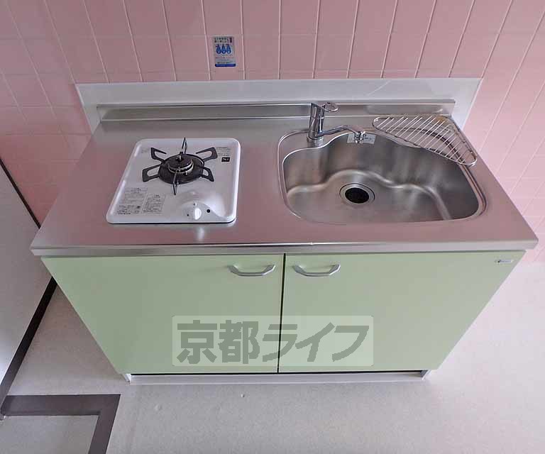 キッチン　一人暮らしにちょうどいいサイズ