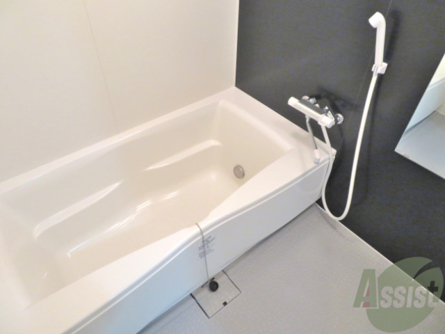 バス・シャワールーム　疲れた時はゆっくり湯船につかってみてはいかがでしょうか。