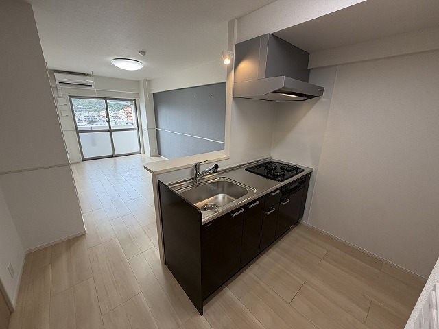 キッチン　類似物件の反転タイプの間取りです（イメージ写真　現状優先）