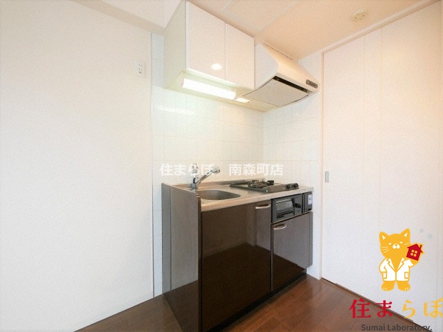 キッチン　「ただの部屋探しじゃない。“あなたの暮らし”探しです。」