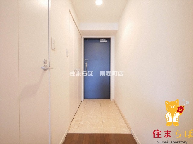 玄関　「気になったら、LINEで気軽に相談できますよ。」