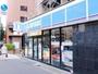 コンビニ　ローソン新宿水道町店（コンビニ）まで383m