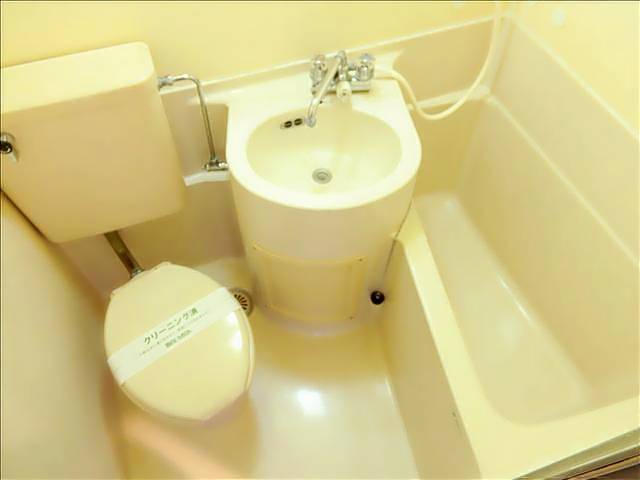 バス・シャワールーム　お掃除が楽な３点ユニットバス