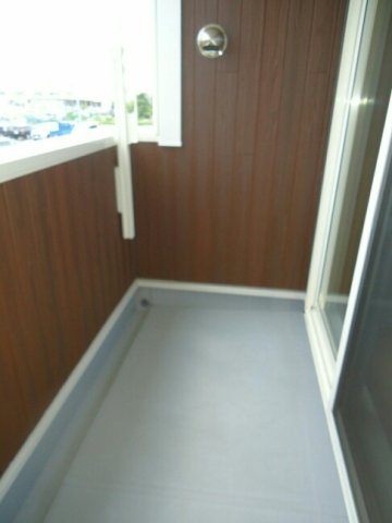 バルコニー　お洗濯にも便利なバルコニー付き