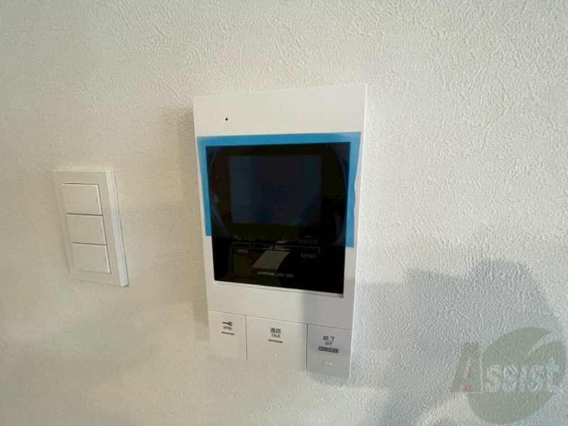 セキュリティ　ＴＶモニター付インターホンです。来客者の顔が見えるので安心！