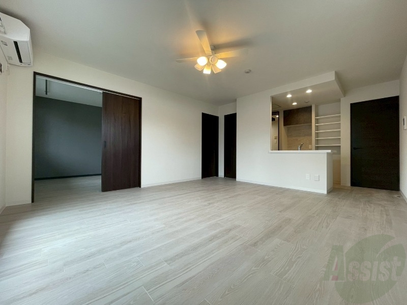 居室・リビング　広々としたリビングですね。使い勝手がよさそうですね！