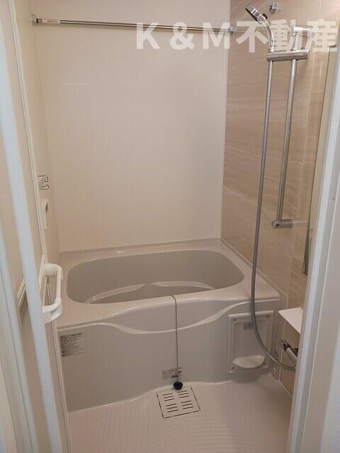 バス・シャワールーム　ゆったり過ごせるお風呂です