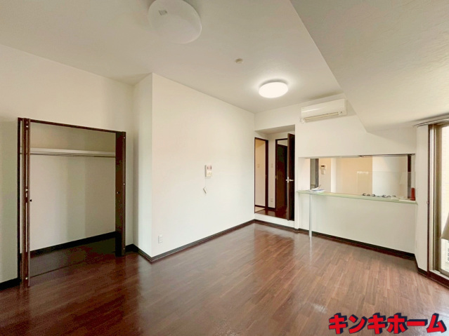 居室・リビング　写真は別のお部屋です。※現況を優先