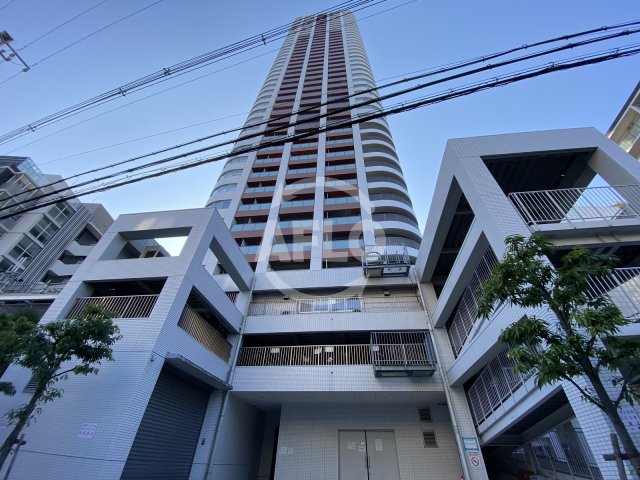 建物外観　ザ・梅田タワー　外観
