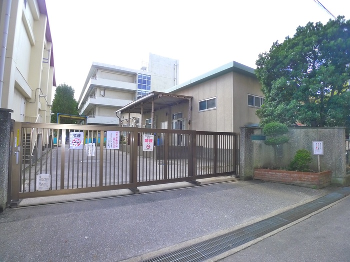 小学校　大洲小学校（小学校）まで450m