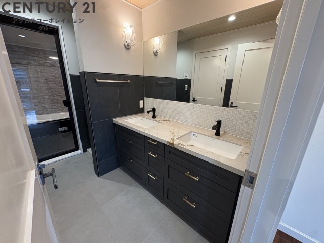 洗面設備　洗面台2台付付き！