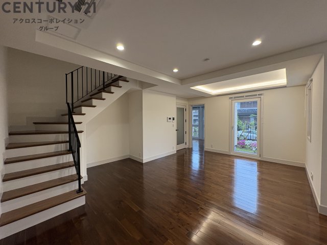 居室・リビング　18.6帖の広いリビングです♪