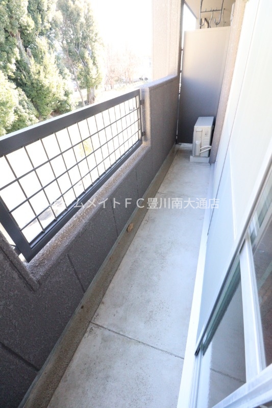 バルコニー　同型別部屋写真