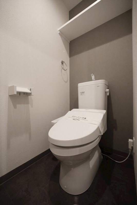 トイレ　温水洗浄便座