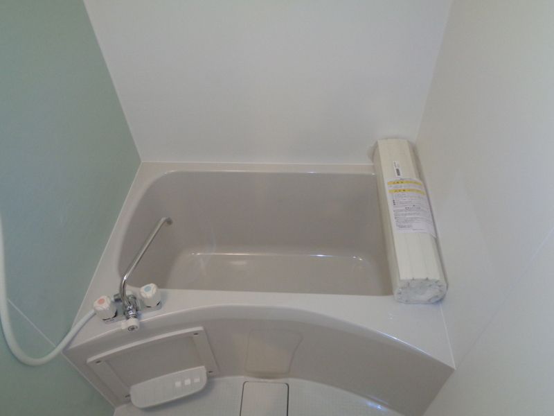 バス・シャワールーム　別部屋参考写真となります