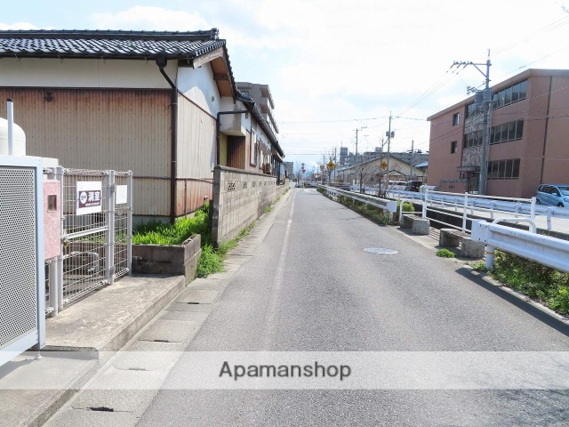 その他　前面道路（その他）まで0m