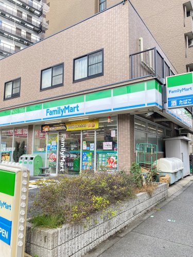 コンビニ　ファミリーマート 大阪回生病院前店（コンビニ）まで285m