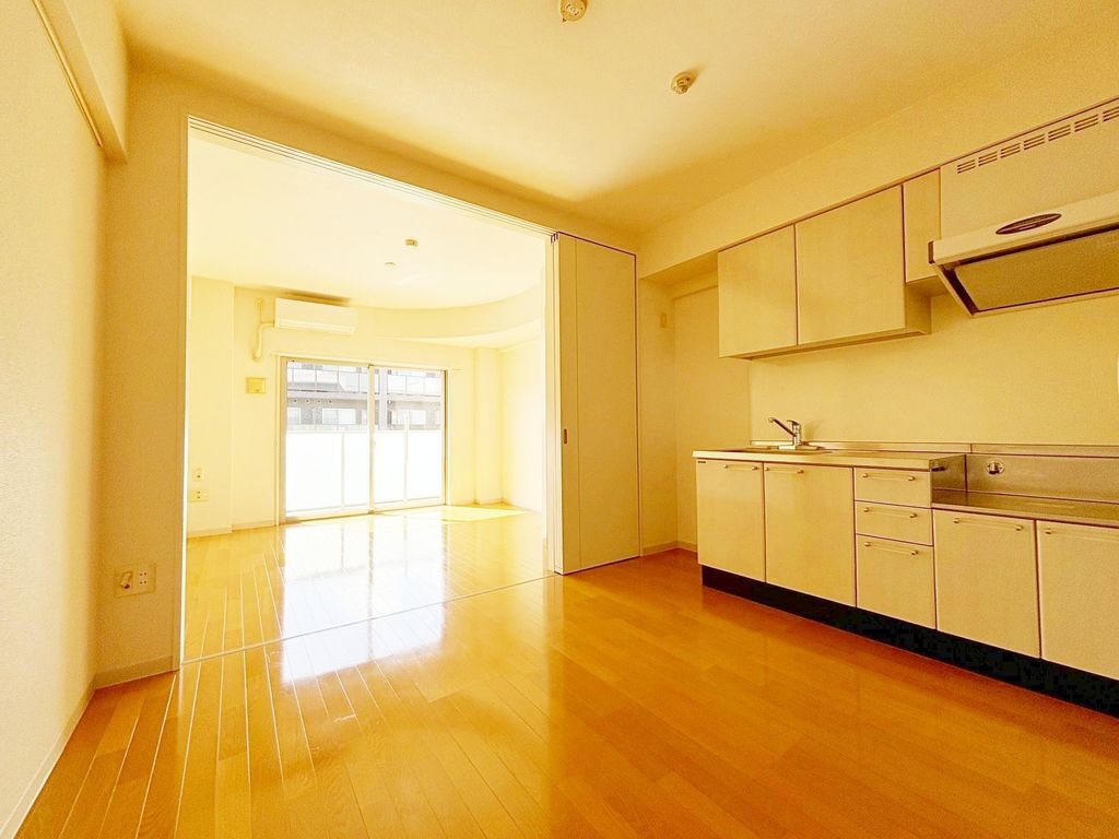 居室・リビング　同物件別部屋写真