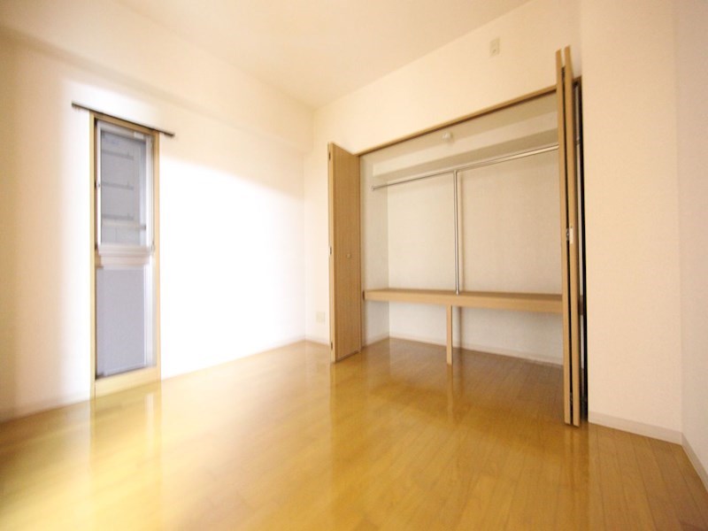 その他部屋・スペース　洋室6.7帖　クローゼット付（収納充実してます）