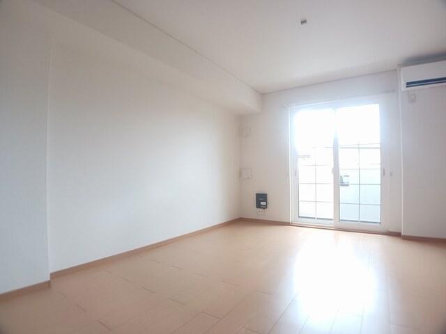 居室・リビング　エアコン・照明付きのリビング！