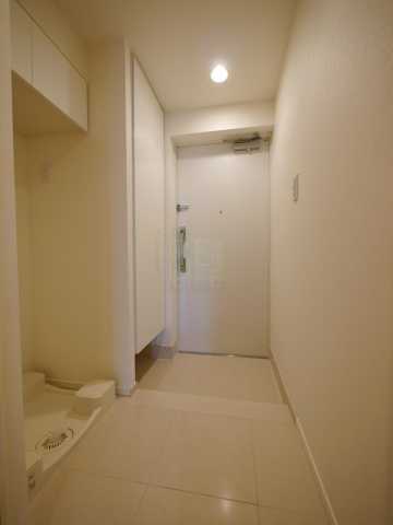 玄関　セントラルプレイス新宿御苑前