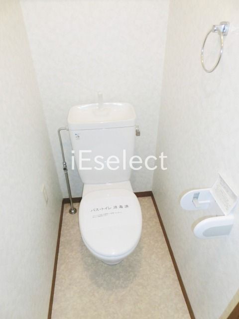 トイレ　トイレはシンプルですね。