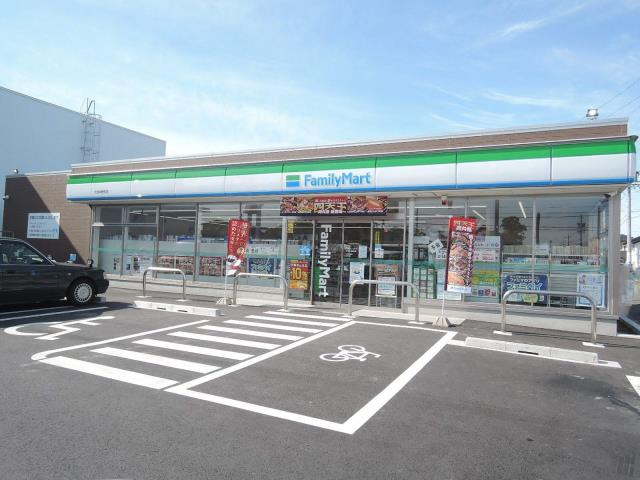 コンビニ　ファミリーマート（コンビニ）まで357m