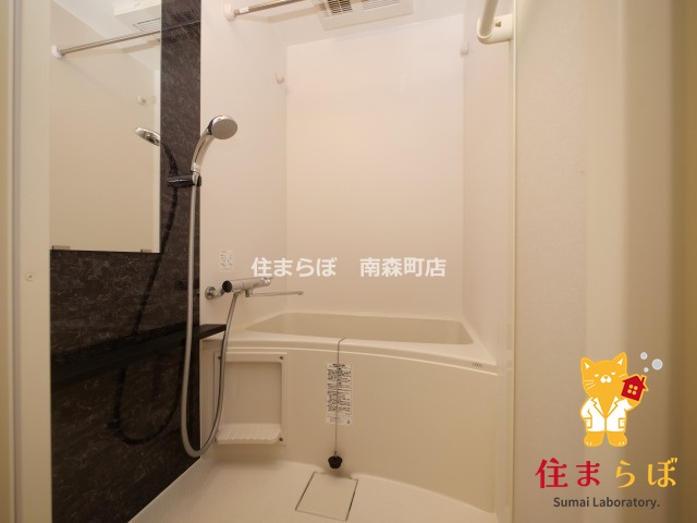 バス・シャワールーム　「見た目じゃなく、心に“しっくりくる”を大切に。」