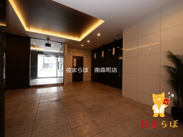 エントランス　「暮らしの設計図は、ここから始まります。」