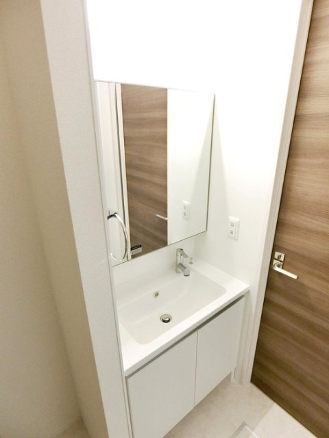 洗面設備　同物件別号室のものです。