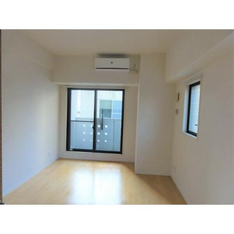 居室・リビング　室内