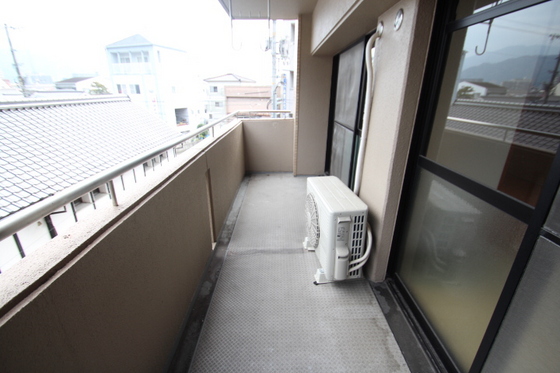 バルコニー　※別号室の写真です。