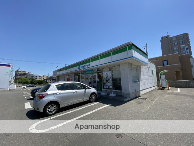 コンビニ　ファミリーマート（コンビニ）まで491m