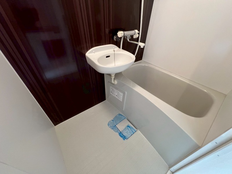 バス・シャワールーム　※別部屋参考写真