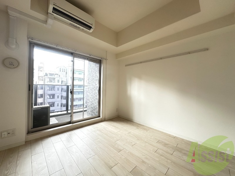 居室・リビング　ピッカピカのフローリングです。