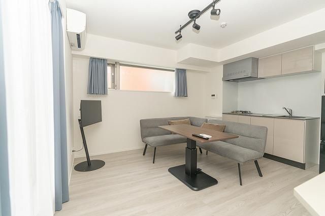 居室・リビング　家具家電付きです　退去時に要撤去となります。