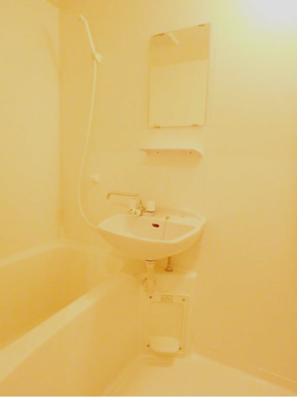 バス・シャワールーム　図面と現状に相違がある場合には現状を優先