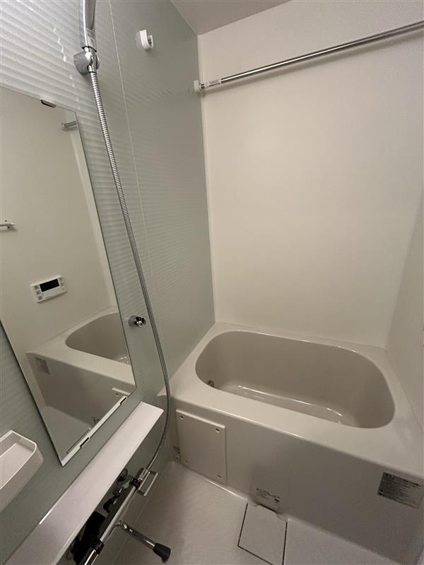 バス・シャワールーム　コンパクトで使いやすいお風呂です