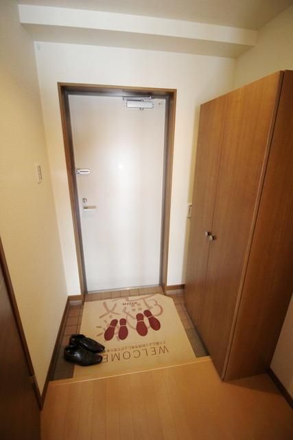 玄関　★大きなシューズＢＯＸ付の玄関です★